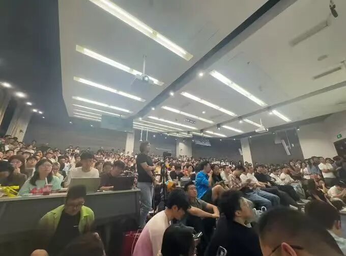 唐杰开课