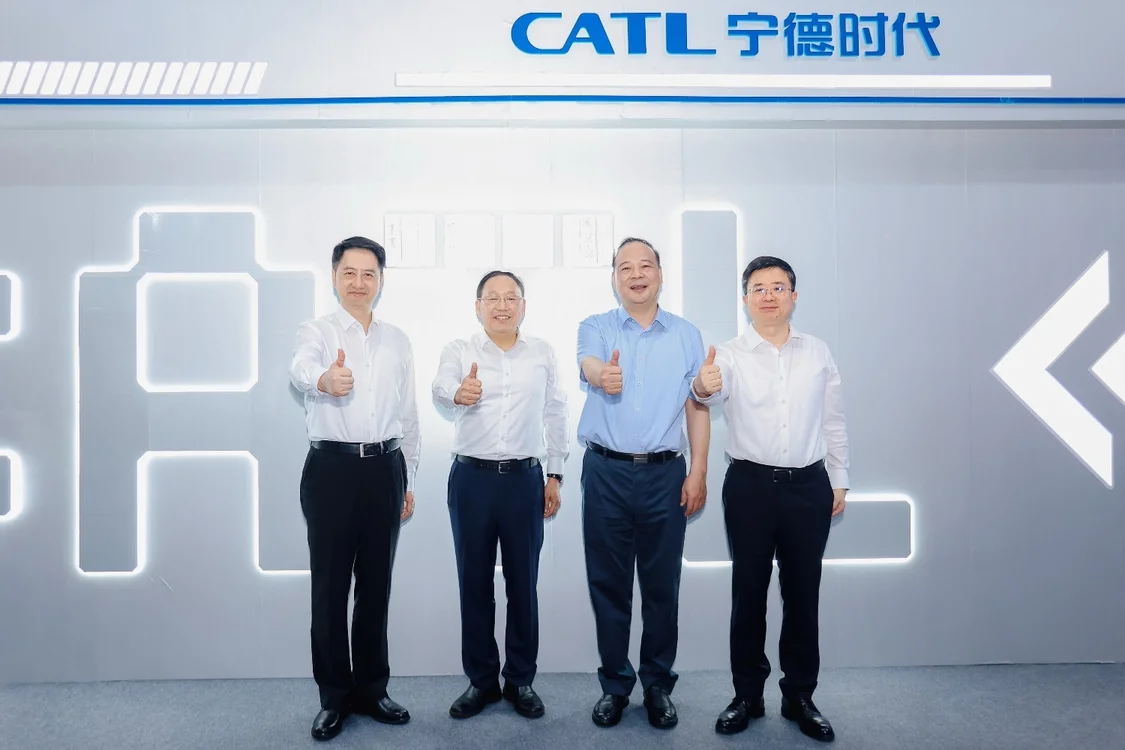 携手问界汽车共建&ldquo;厂中厂，宁德时代电池在问界超级工厂正式投产