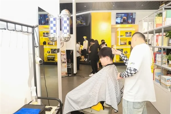 全行业骑手免费！美团全国首座&ldquo;骑手之家&rdquo;落地武汉：500平休闲空间