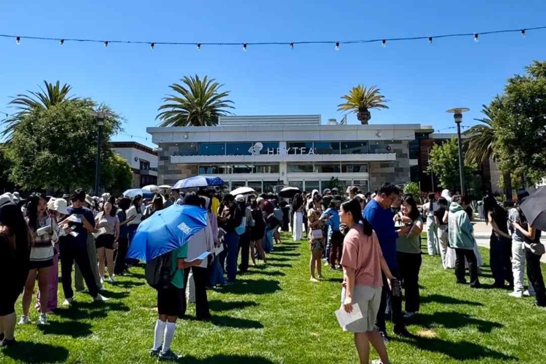 图｜喜茶美国加州库比蒂诺市Cupertino Main St门店开业当日