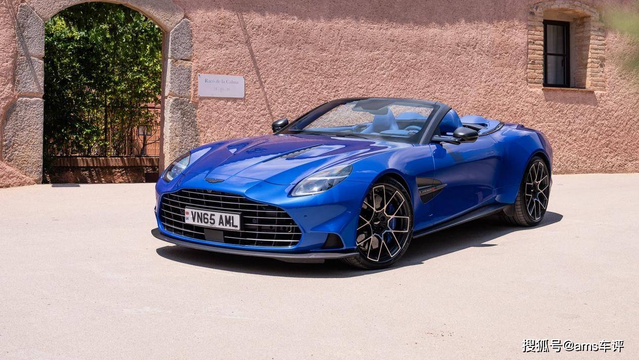 极致动力与华丽敞篷,驾驶阿斯顿·马丁Vanquish敞篷版