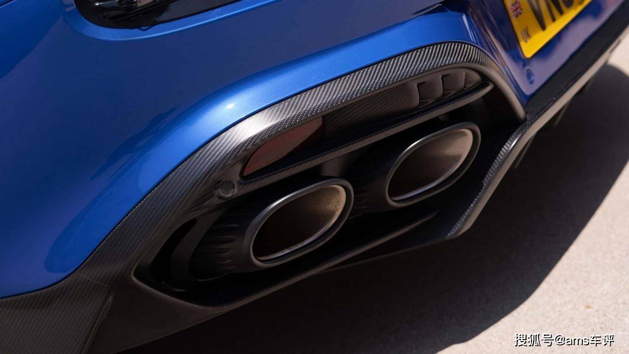 极致动力与华丽敞篷,驾驶阿斯顿·马丁Vanquish敞篷版