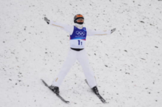 冬奥早报:空中技巧混团中国摘铜 速滑集体出发杨滨瑜第7