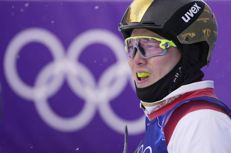 五朝元老齐广璞冬奥谢幕 妻子:你已经是传奇!